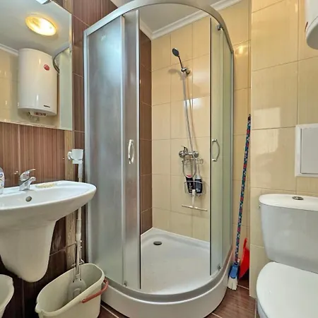 2 Astoria 2 Elenite 公寓 *